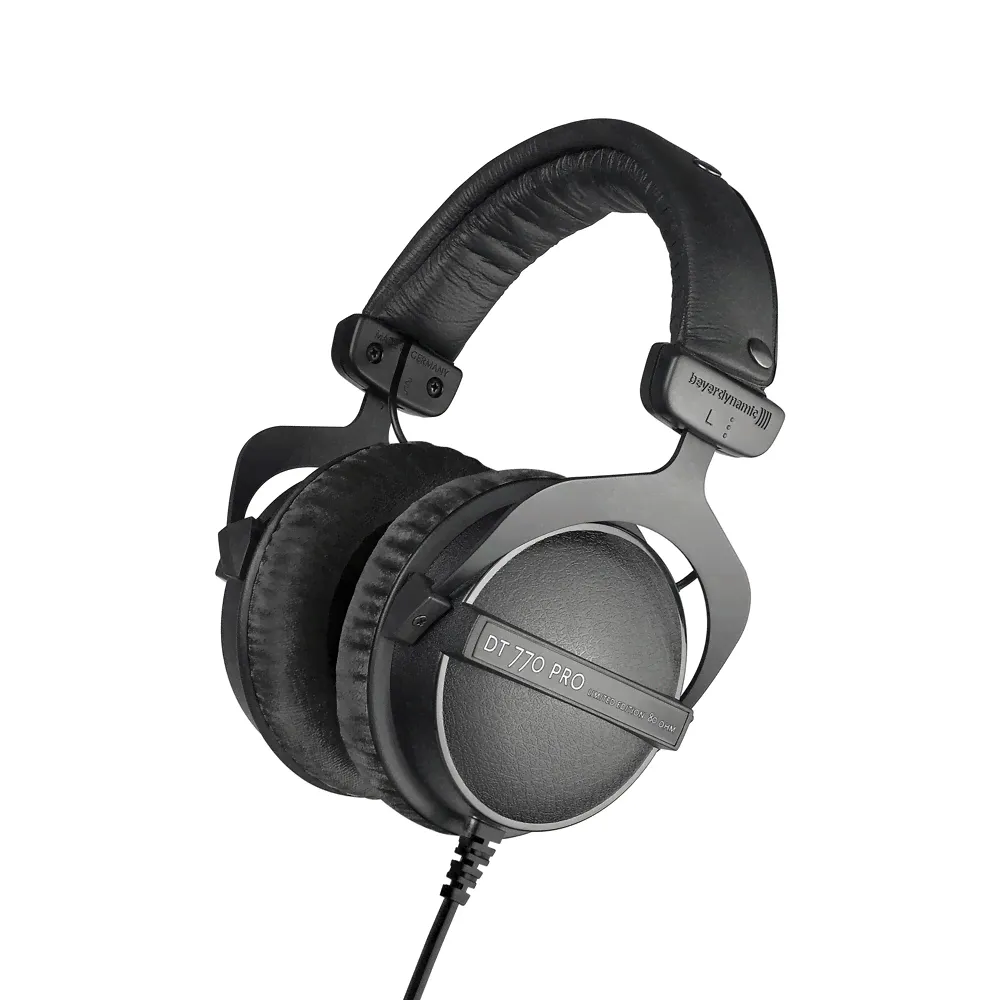 Закрытые наушники Beyerdynamic DT 770 PRO 80 Ohm Black LE